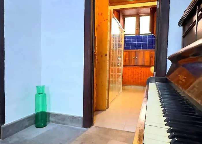 Дом отдыха Cozy In Of 100 M² With View